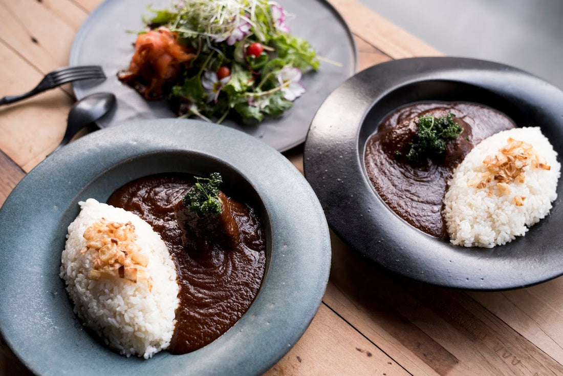 上町達也さんの原点のハヤシライス。器を作る立場として〝食〟と関わっていく。食体験を通して、想いを伝えるための場所。