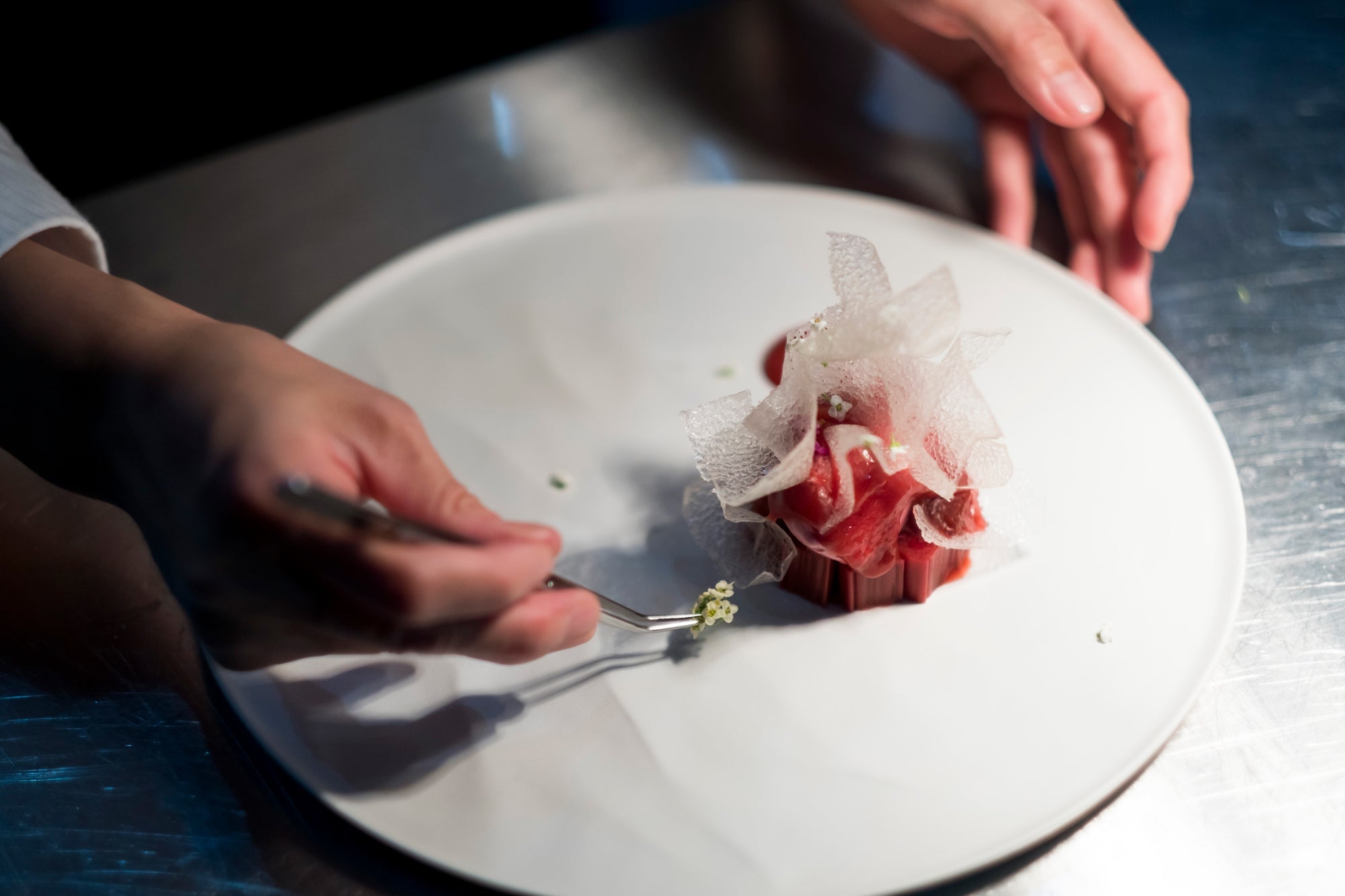 Restaurant L’aubeでしか味わえない食体験。 今橋英明さんと平瀬祥子さんが料理を通してお客様へ届ける 〝おいしさの向こう側〟。器からのインスピレーションと記憶に残す感動のつくり方。