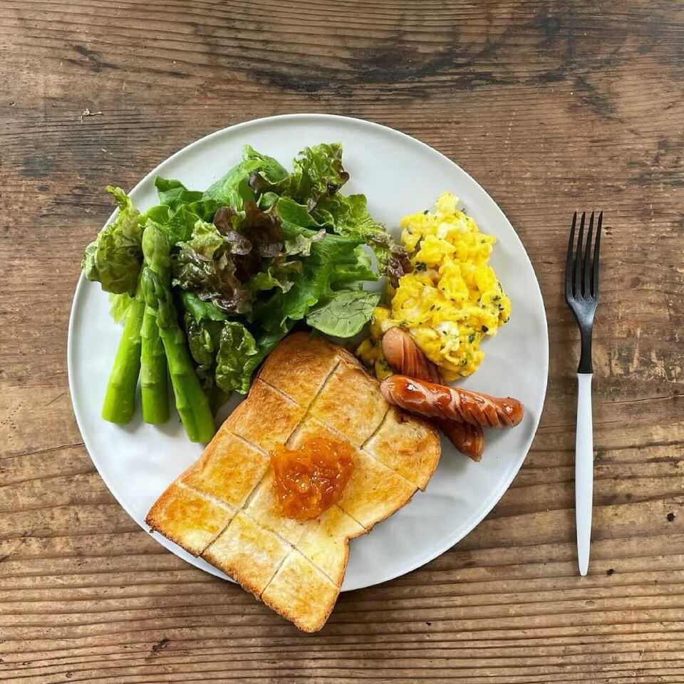 ARAS1週間コーディネート。 日常の食卓から特別なシーンまで寄り添うARASの器。