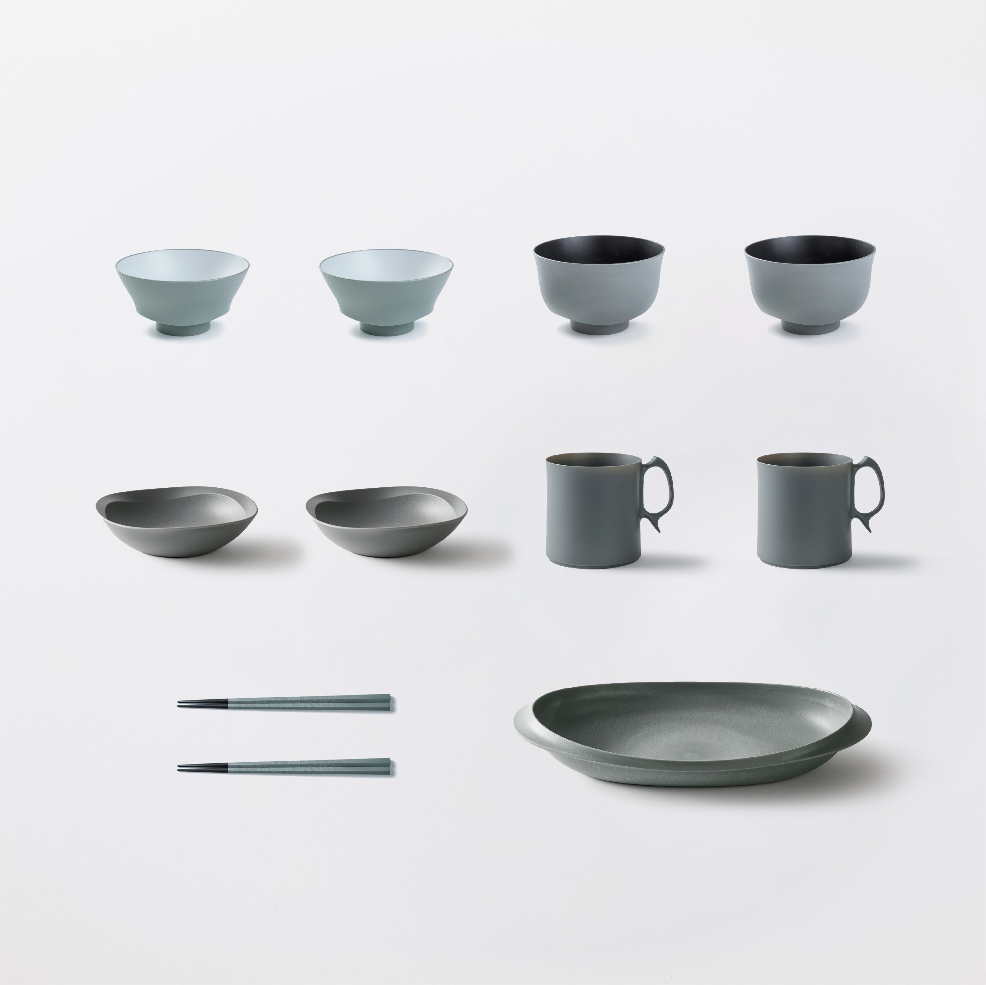 定番のおうちご飯セット(お茶碗、汁椀、マグカップ大、取り皿ボウル、箸 各2 ＋ オーバル皿 1枚)