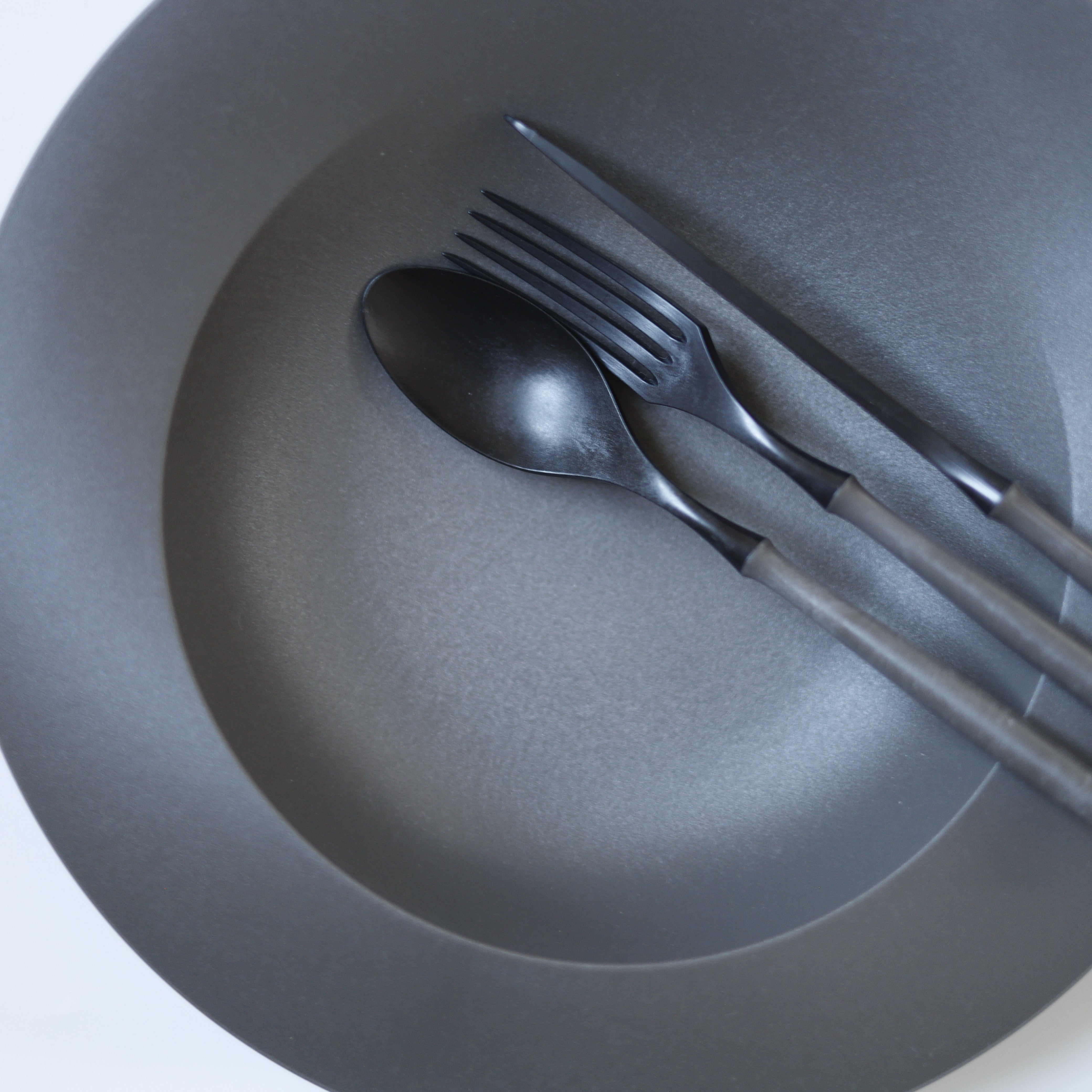 ＜公式HP限定＞深皿スクープ・大皿ウェーブ・カトラリーセット　各2セット + 白色ギフトボックス付き