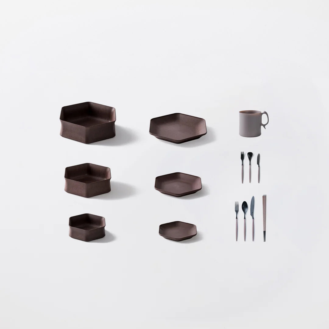 ＜公式HP限定＞毎日の食卓が整うセット(深鉢ロッカク・平皿ロッカク大中小 ・スプーン・ナイフ・フォーク・箸・デザートスプーン・デザートフォーク・ナイフ小・マグカップ大　各1)