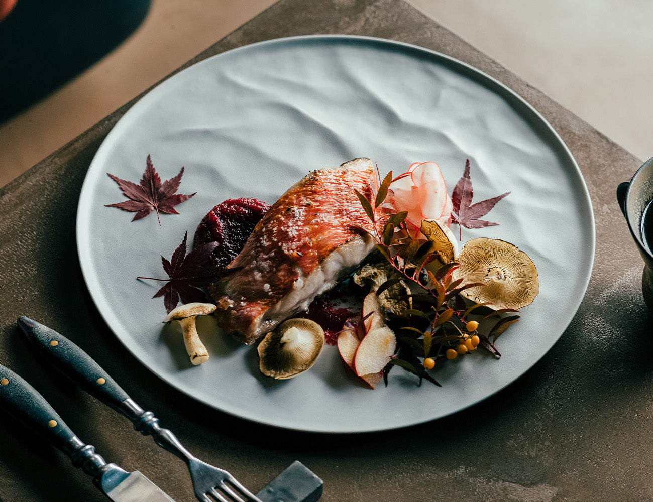 エイラス 深皿スクープ 大皿ウェーブ 深皿ミルー ホワイト 美品 大皿ウェーブ｜こだわりのある人の普段使い食器ARAS